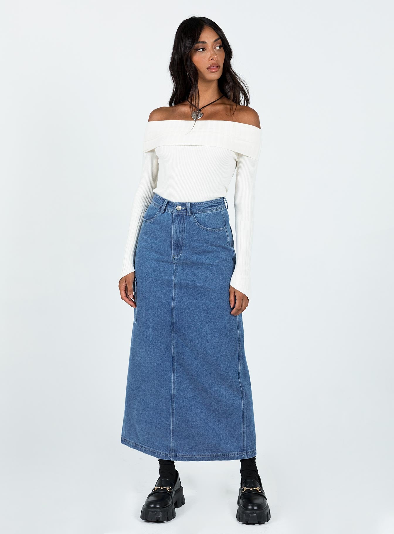 The Denim Maxi Skirt Trend – How To Wear It - THE JEANS BLOG