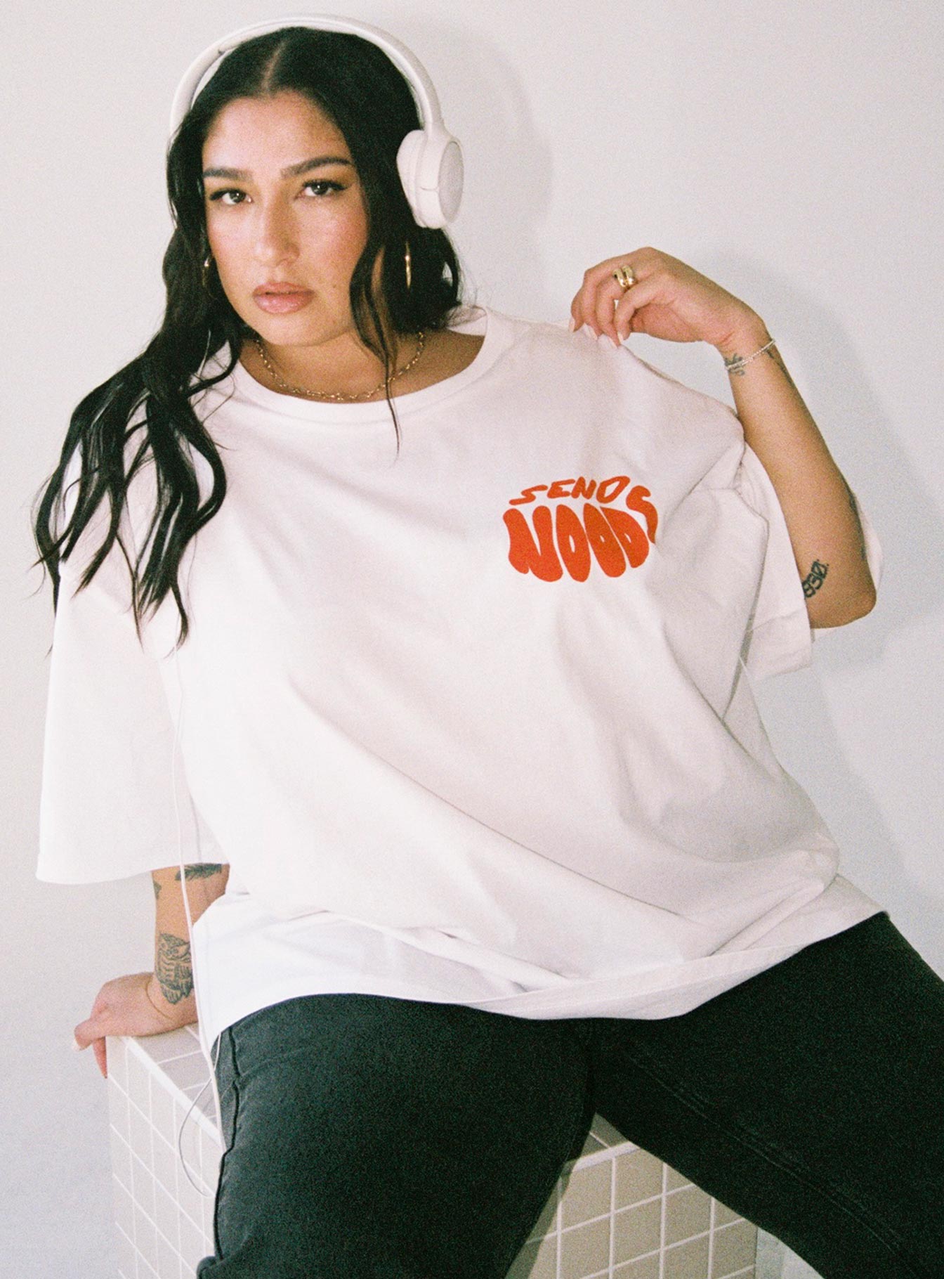 Noods Oversized Tee White Curve