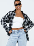 Oversized jacket Plaid print Classic collar Dropped shoulder Button front fastening Front pocket Single button at cuff