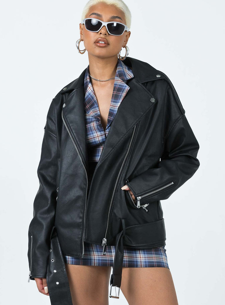 Jacket Faux leather material Oversized collar Zip front fastening Press stud detailing Zip fastening on sleeve cuffs Removable belt Twin hip pockets Silver-toned hardware