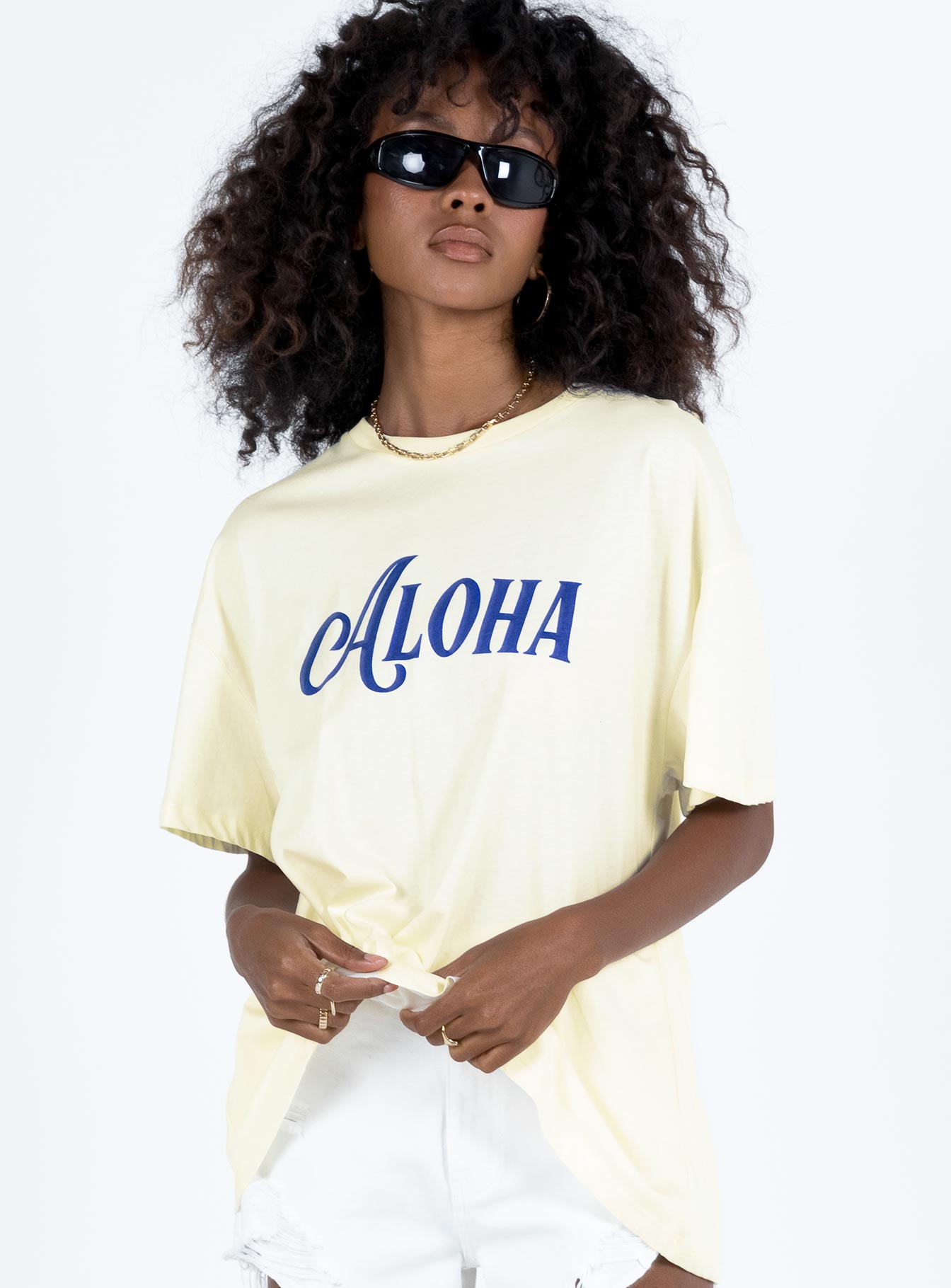 Front view of model wearing  front Princess Polly  Aloha Oversized Tee Ivory