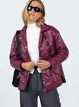 Oversized jacket Quilted material Classic collar Press button fastening Non-stretch Fully lined 