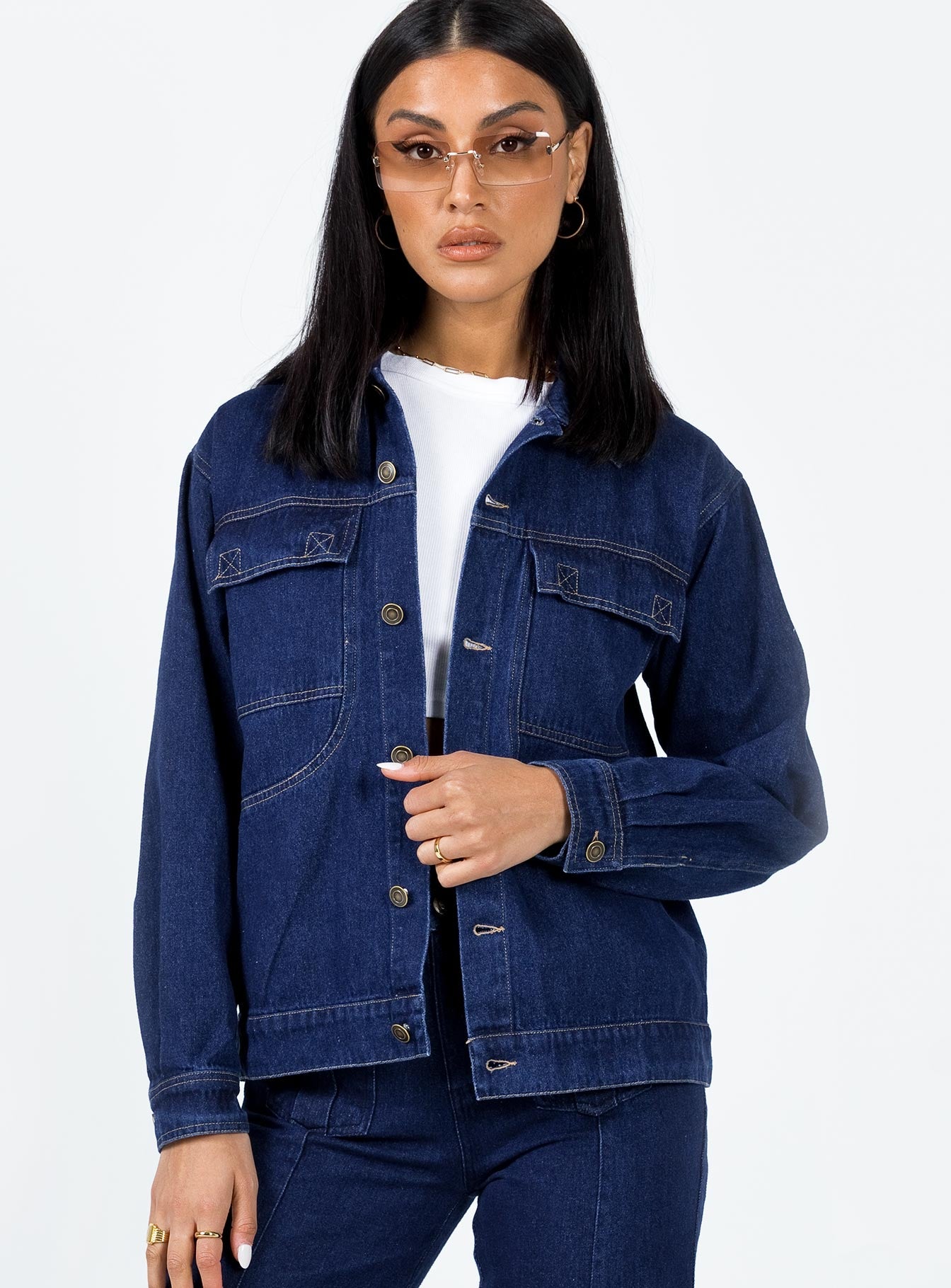 Denim jacket 100% cotton  Dark wash denim  Contrast stitching  Classic collar  Button front fastening  Twin chest pockets 