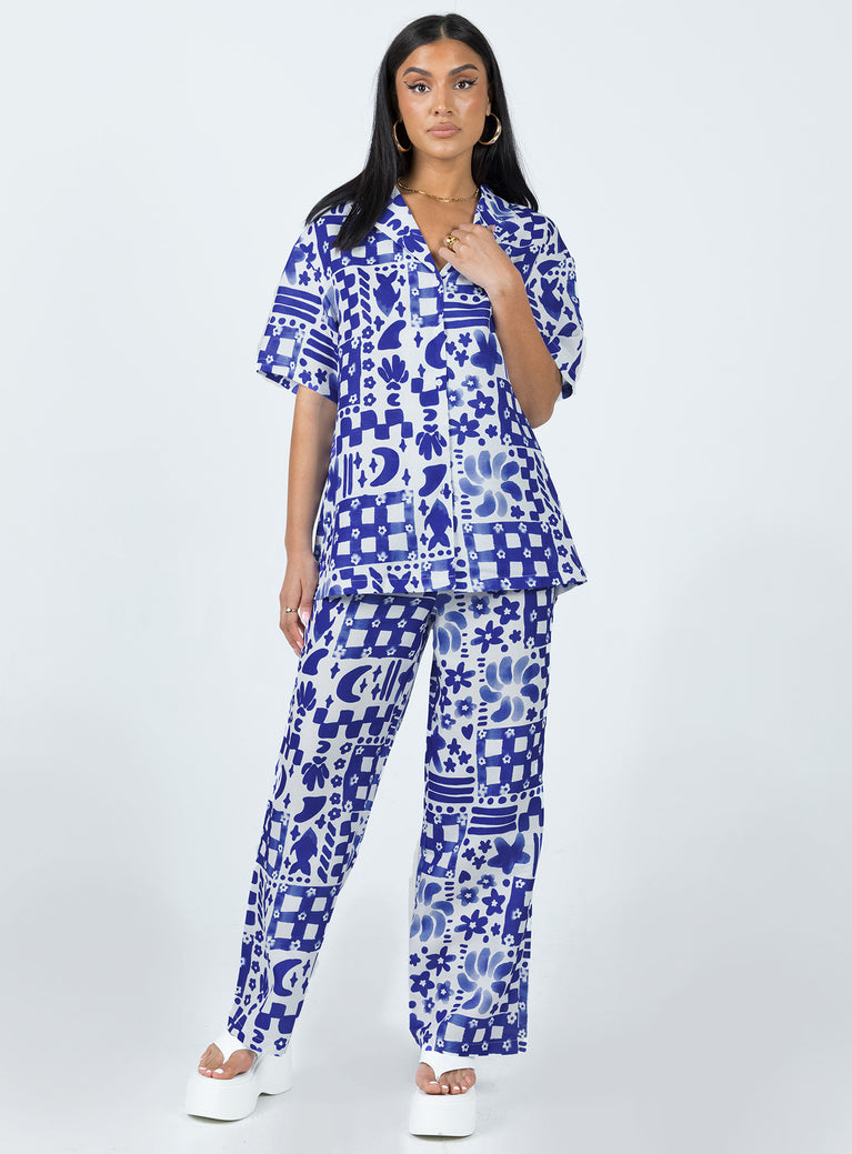 Matching set Graphic print Button up shirt Short sleeves Classic collar Button fastening at front Wide leg pant Elasticated waistband with drawstring