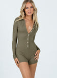 Long sleeve romper Ribbed material Classic collar Button fastening at front