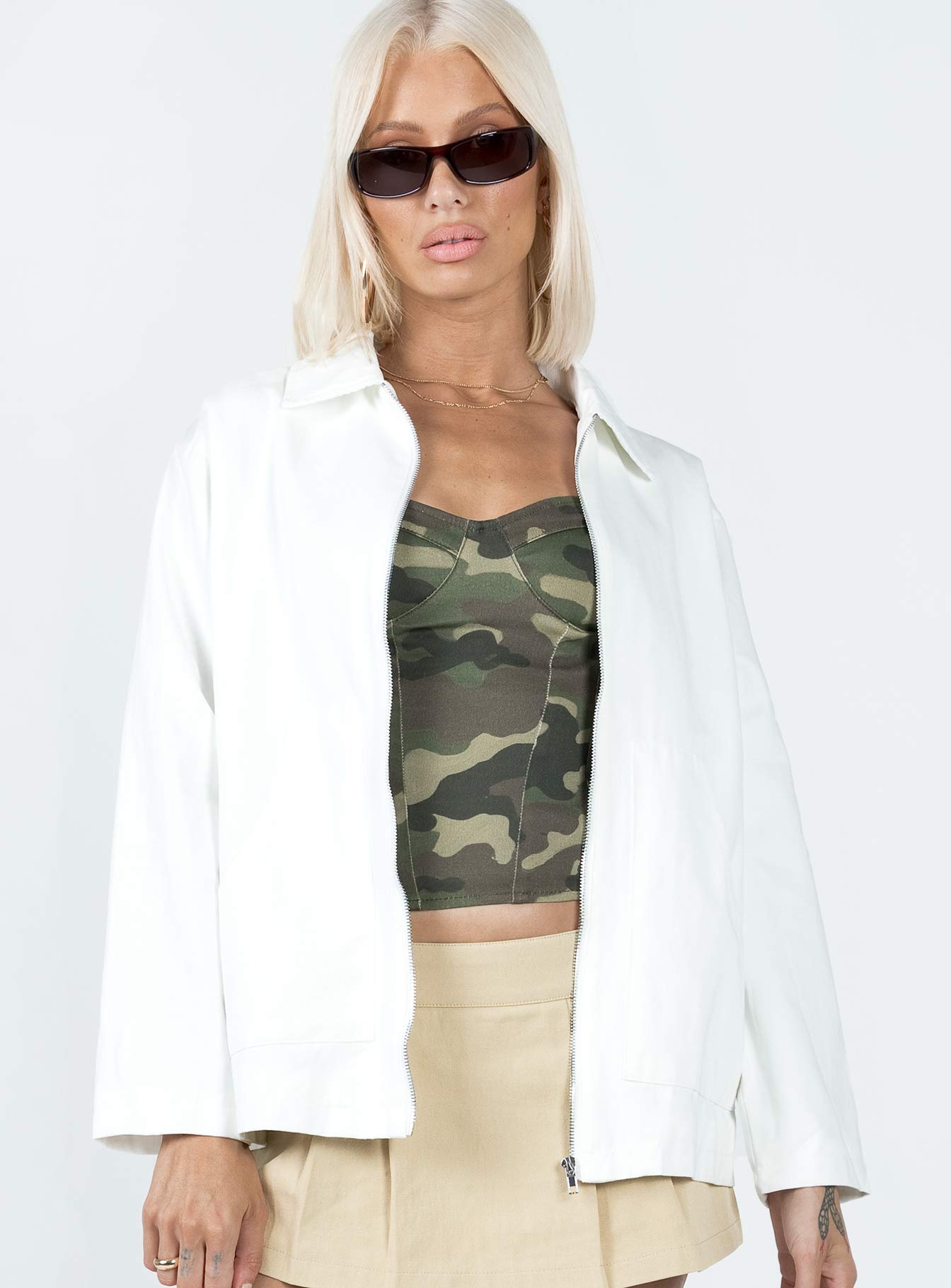 Jacket Relaxed fit  100% cotton  Cord collar  Zip front fastening  Front pockets 