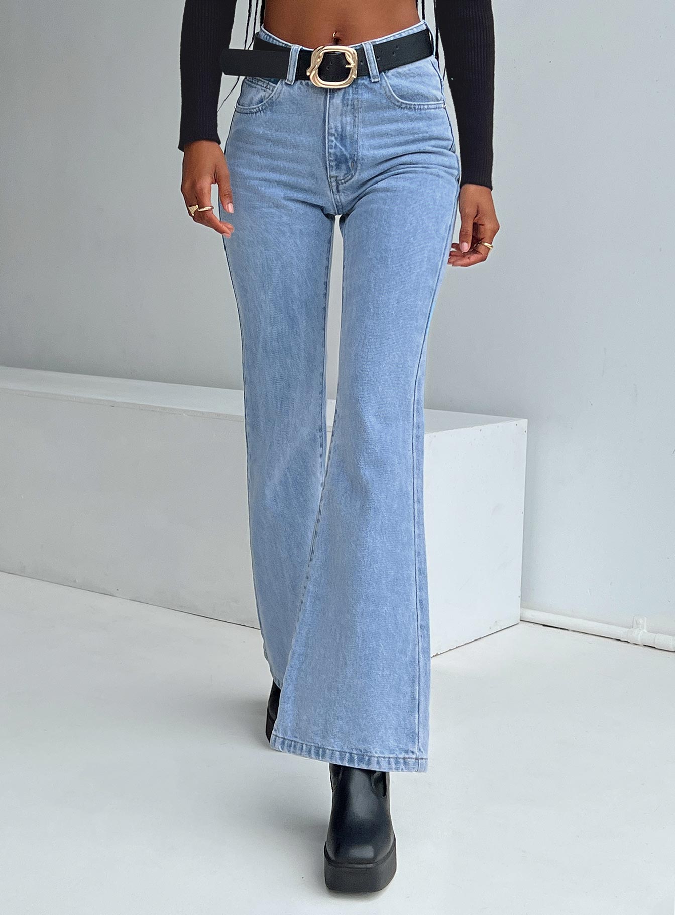 Cabarita lounge denim jeans mid wash