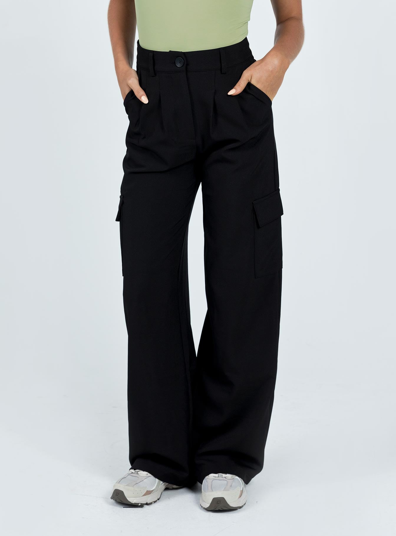 Archer cargo pants black