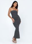 Front view of model wearing  front Princess Polly Sweetheart Neckline  Oscar Midi Dress Grey