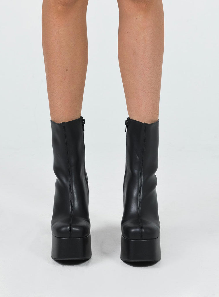 Garvie Platform Boots Black