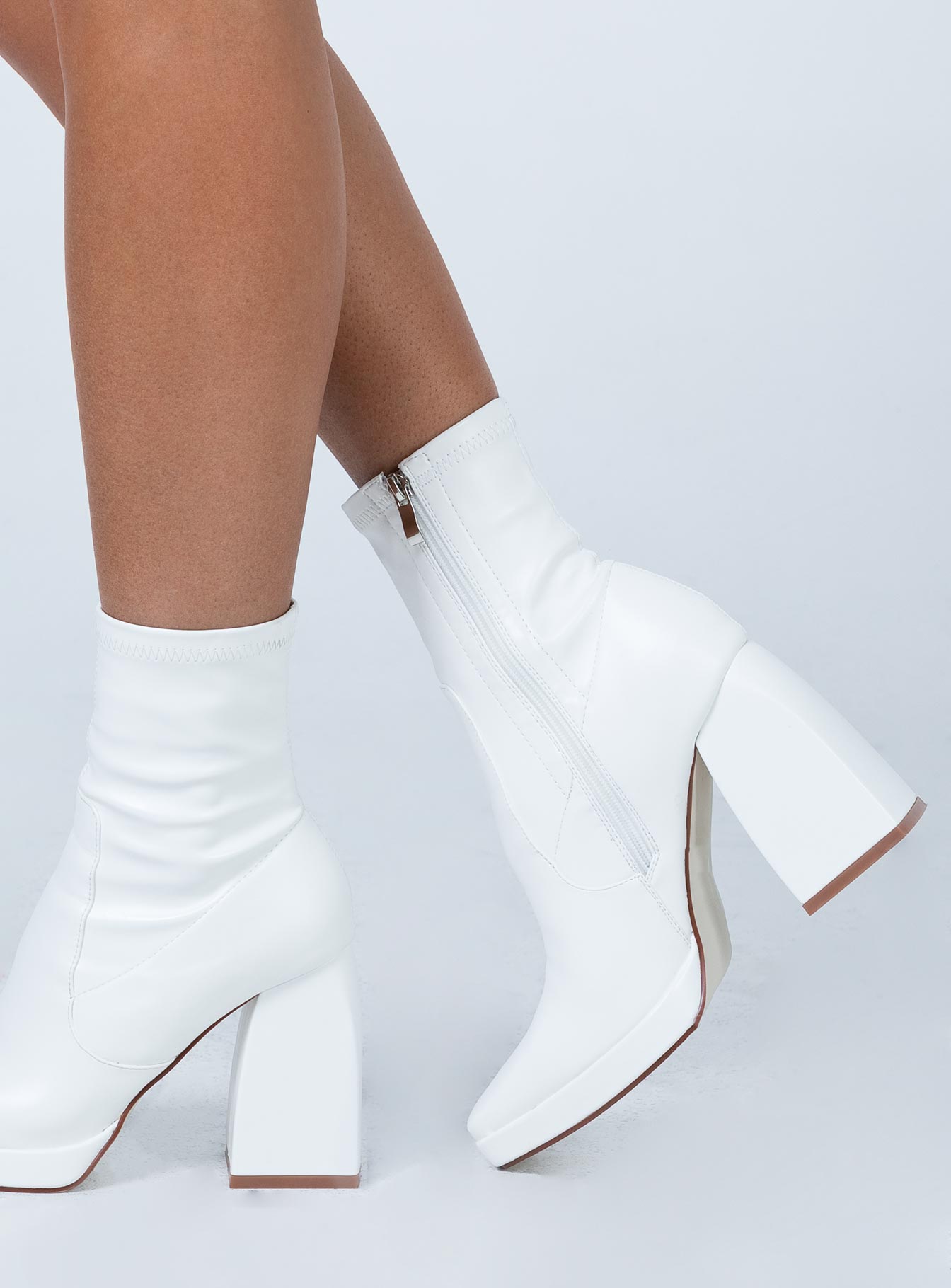 Princess polly deals white boots