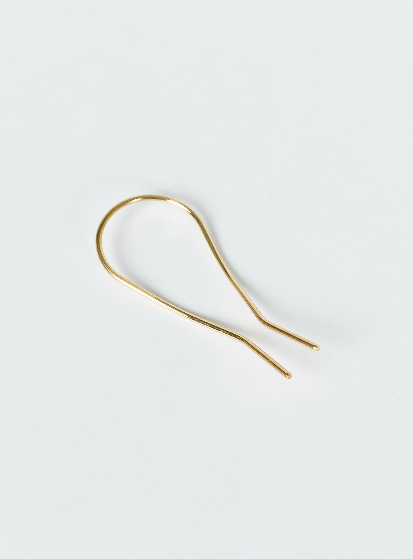 Hair pin Designed to be invisible when worn Gold-toned Lightweight
