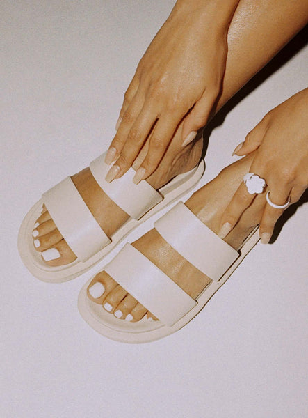CLN - Ready for another weekend getaway! Shop the Georgie Slides