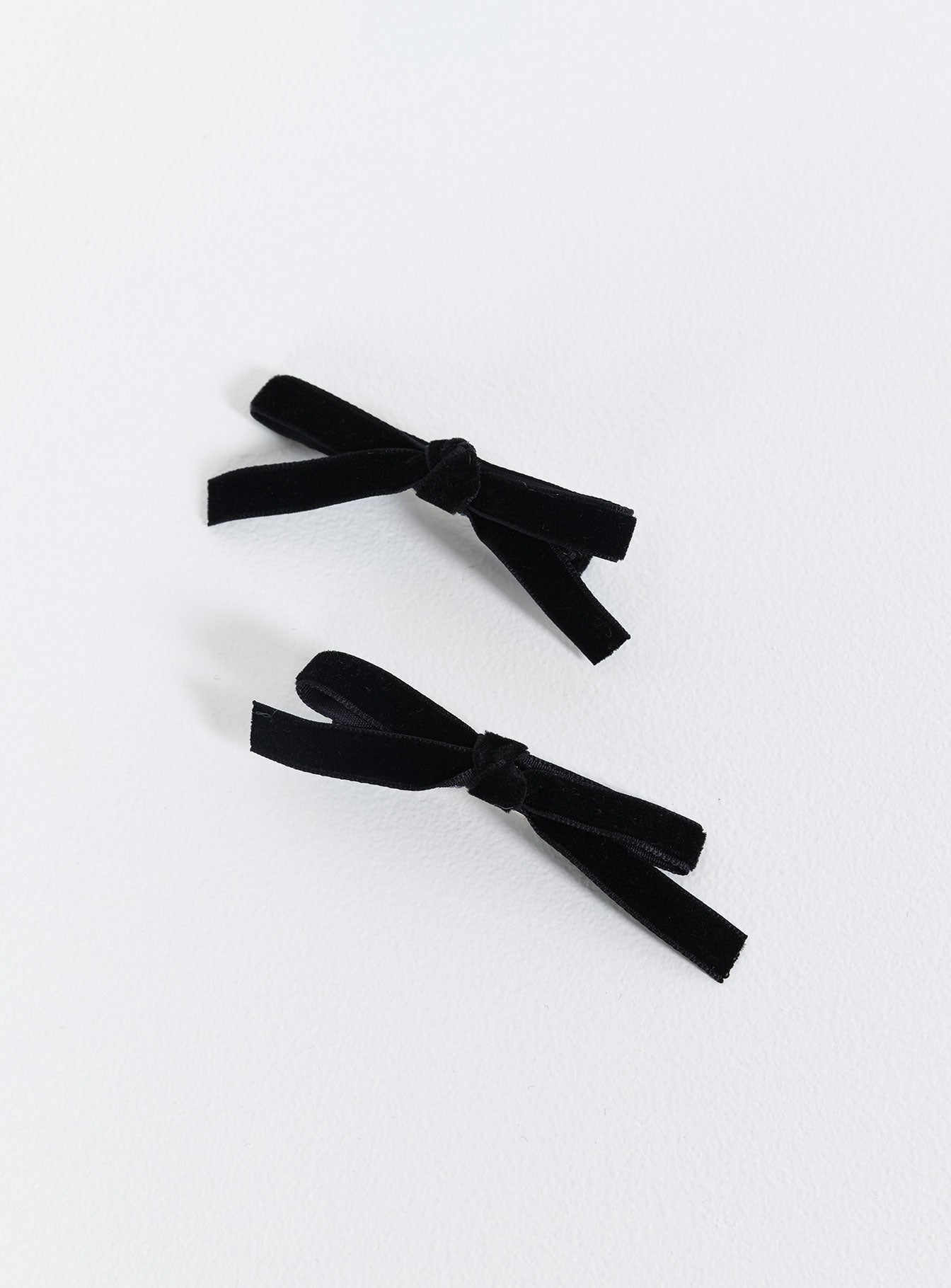 Hair clips Velvet material  Clip fastening 
