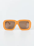 Oversized sunglasses 100% plastic UV 400 Checkered print arms  Moulded nose bridge  Brown tinted lenses 