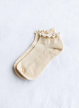 Ribbed Ruffle Socks Cream