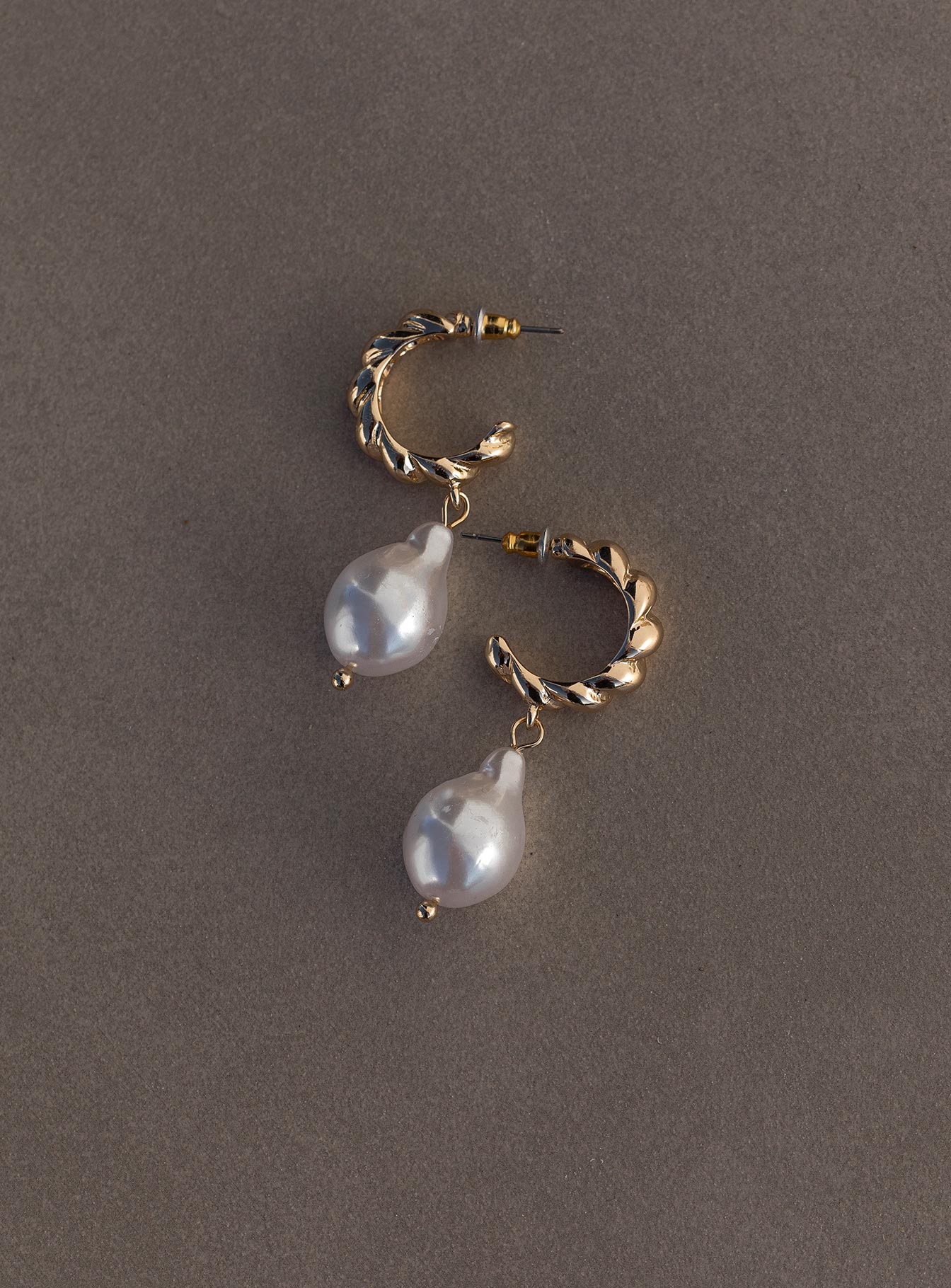 Earrings Stud fastening  Gold-toned  Pearl drop charm 