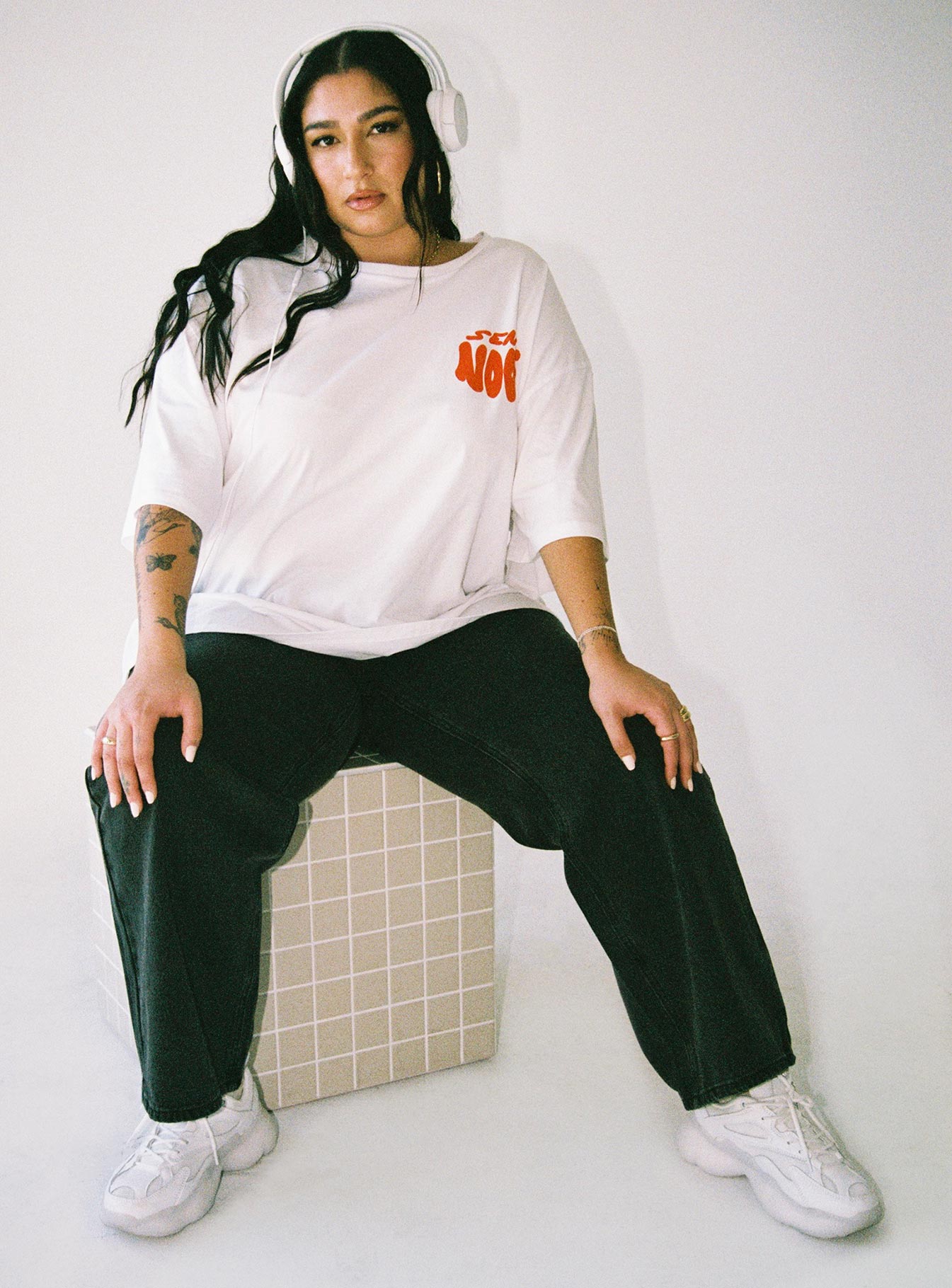 Noods Oversized Tee White Curve