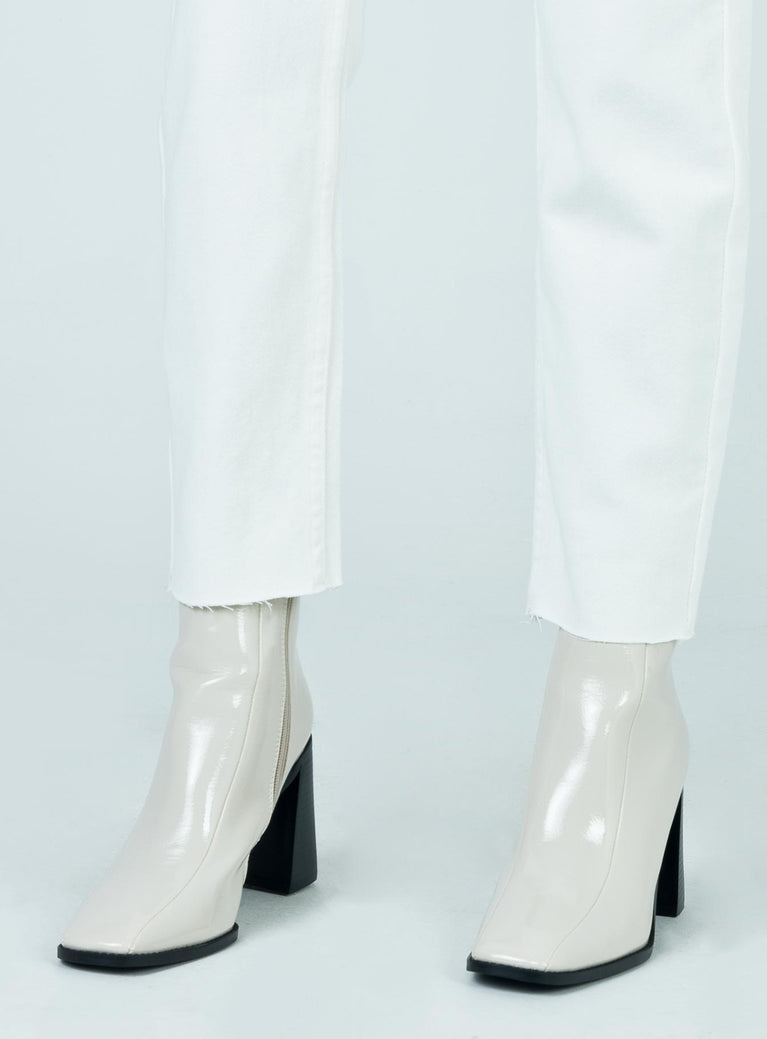 Eastern Boots White