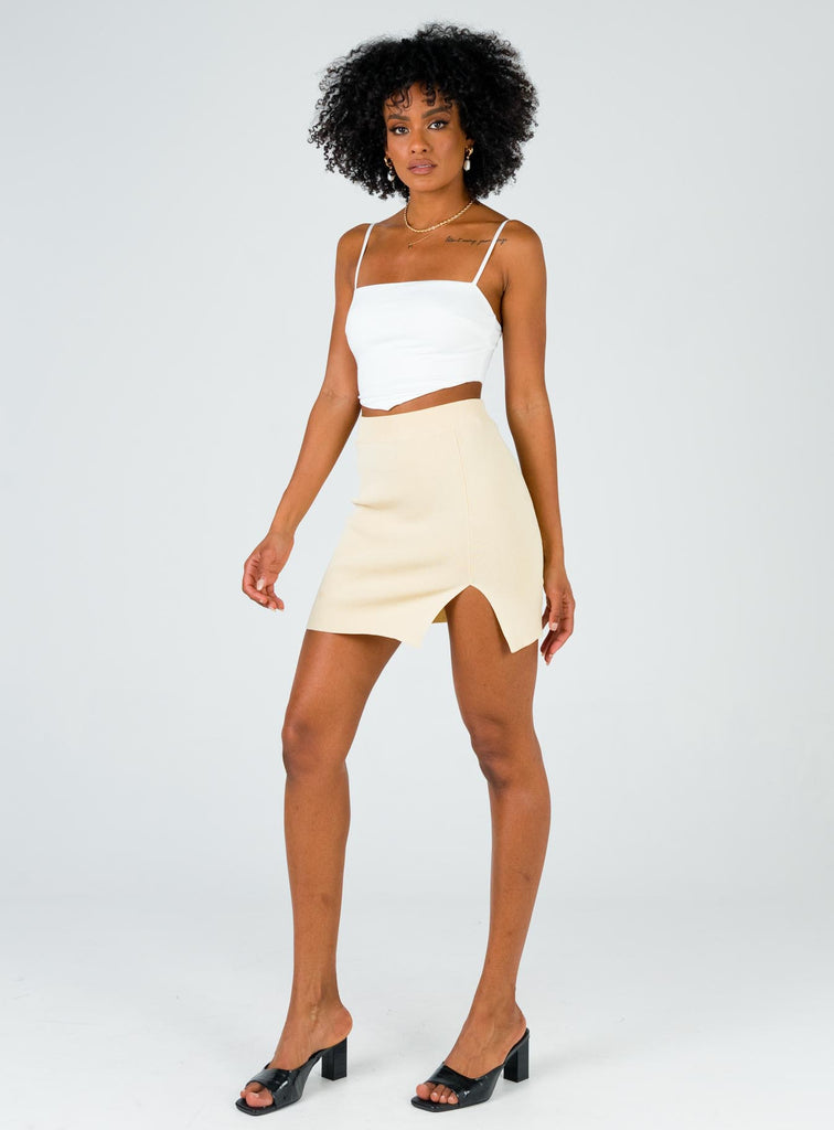 The
Lola
Mini
Skirt
Ecru