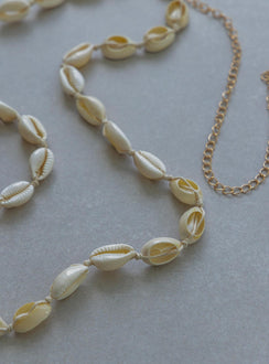 Belt  Princess Polly Exclusive  70% shell 20% cotton 10% steel Shell beads  Gold-toned hardware  Lobster clasp fastening 