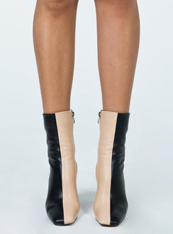 Two Sided Story Boots Black and Cream