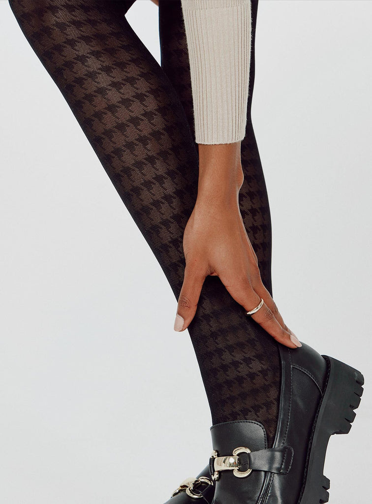 Parisian
Nights
Stockings
Black