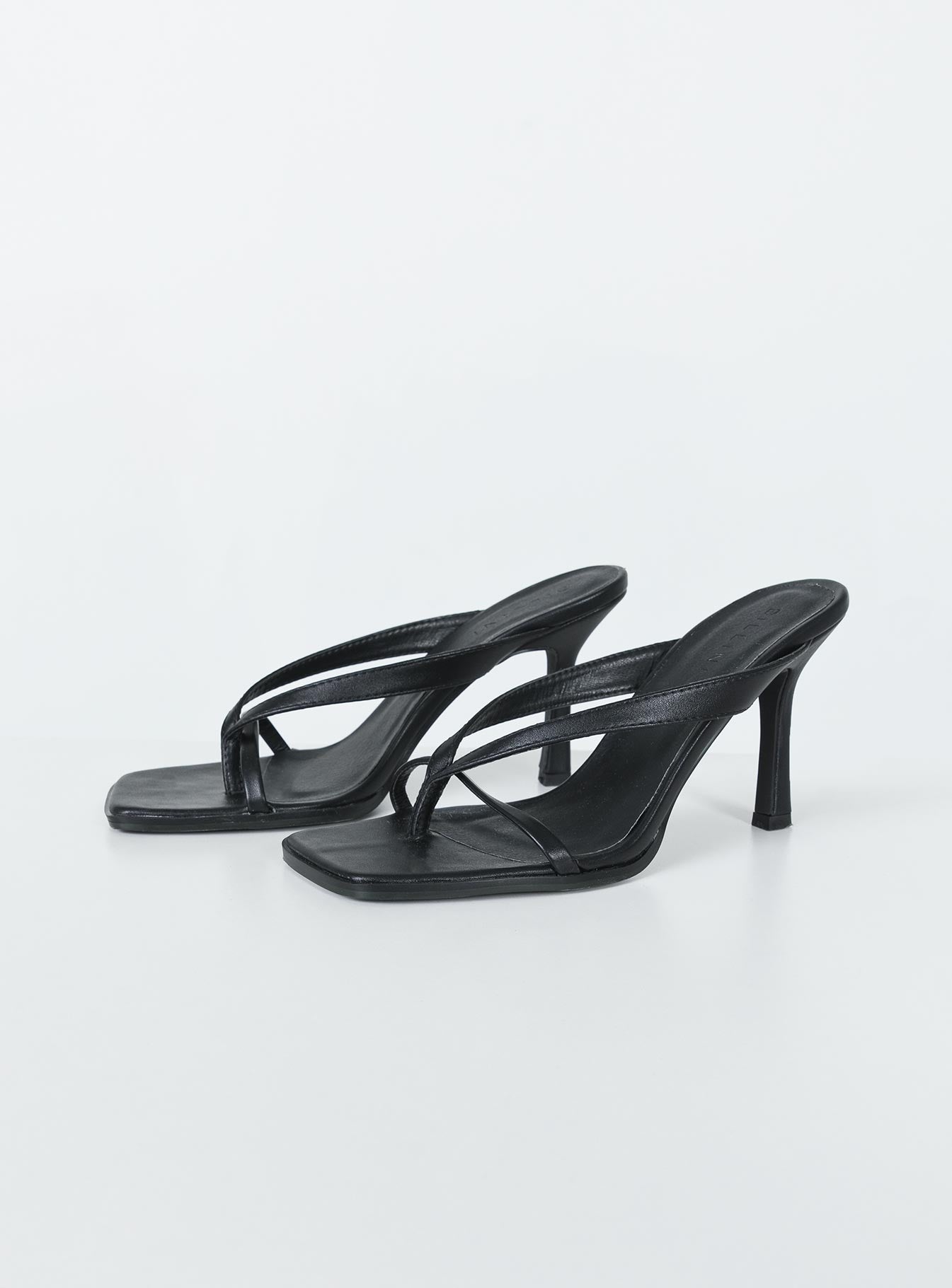 19322F ZARA Strappy Velvet Sandals Sizes: 35 36 37 38 39 40 41 Price: MVR  1020 Description: High-heel velvet sandals. Thin criss-cross… | Instagram
