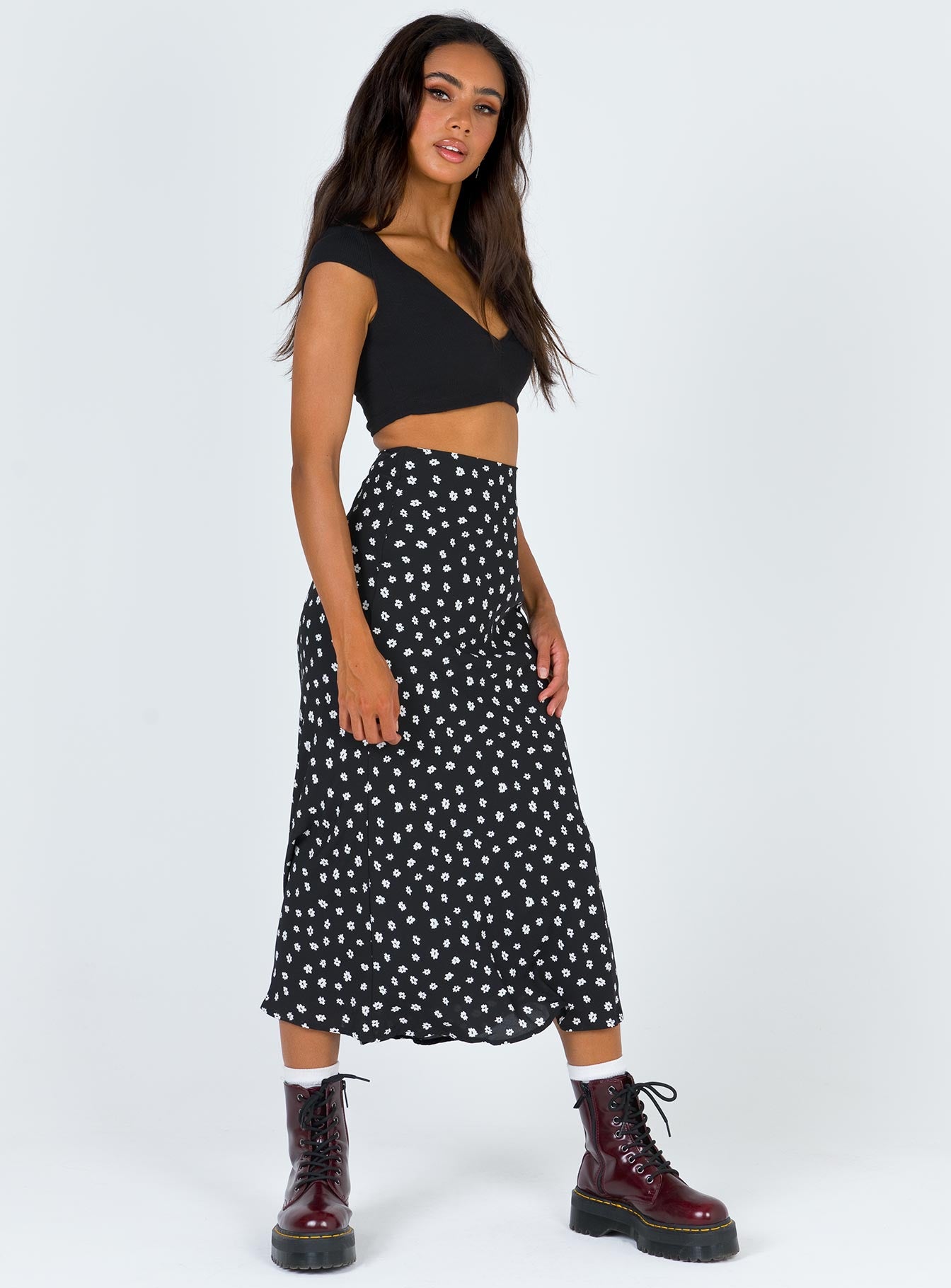 side view of model wearing Princess Polly Motel Guanna Top Black 