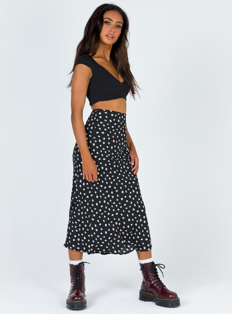 side view of model wearing Princess Polly Motel Guanna Top Black 