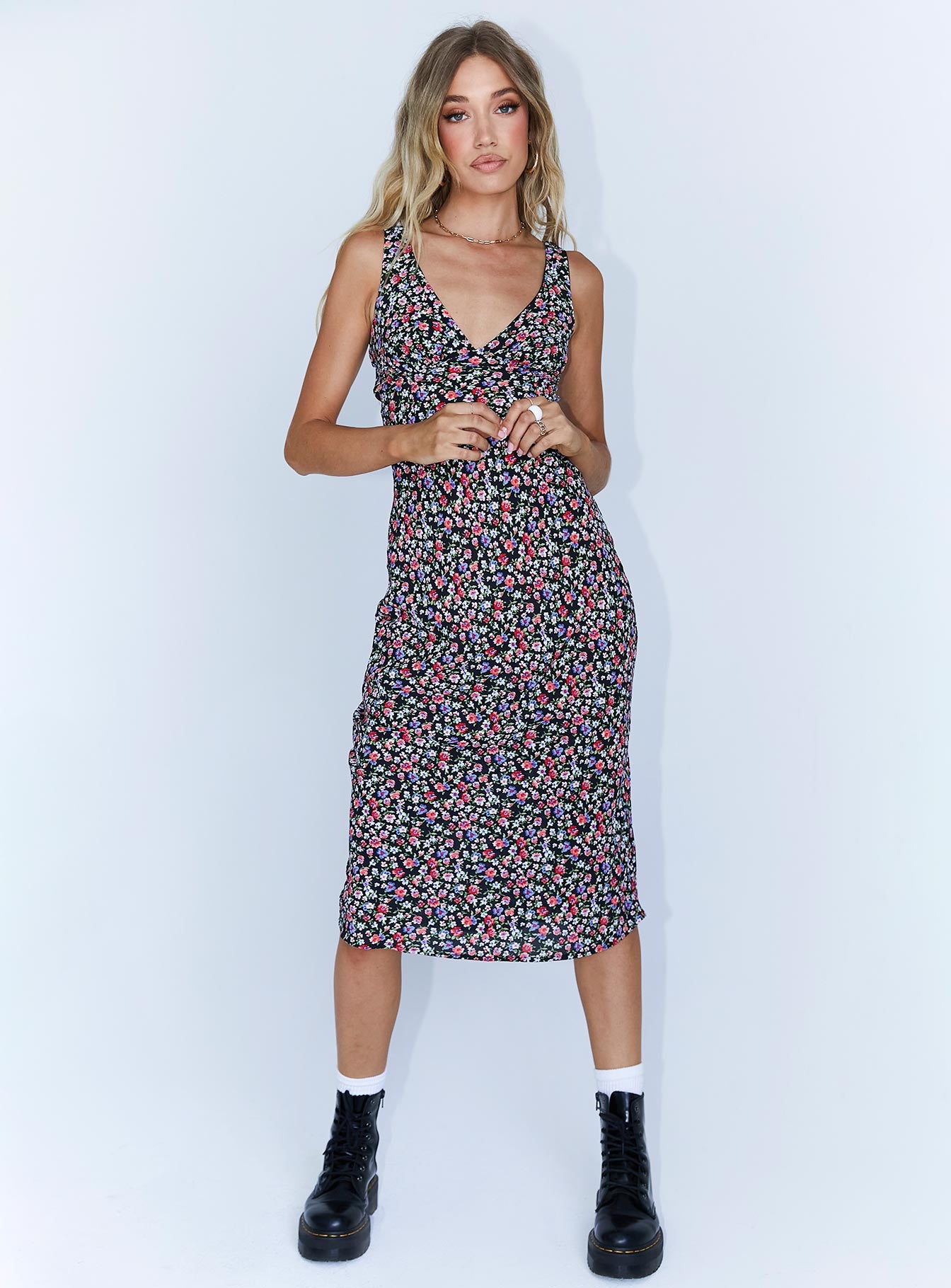 product Princess Polly V-Neck  Delta Midi Dress Black Floral