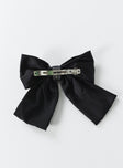 Hair bow  95% polyester 5% iron Silky material  Clip fastening 