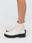 Boots Boots Faux leather material Platform base Rounded toe Elasticated gussets Pull tab at back