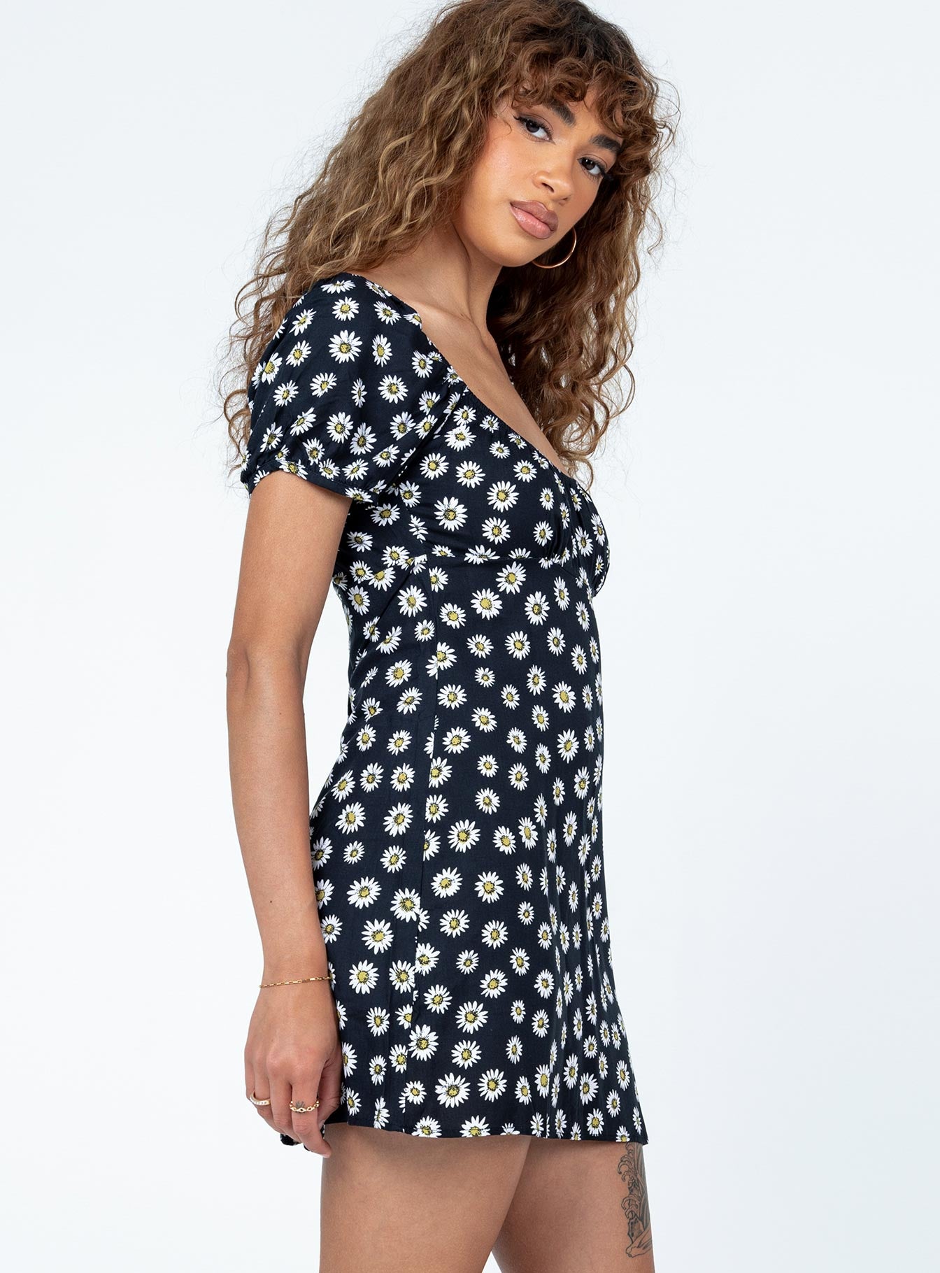 product Princess Polly Crew Neck  Motel Sasi Mini Dress Grunge Daisy Black
