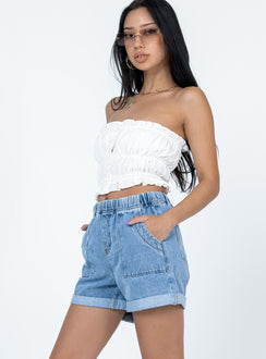 Shorts 100% cotton Mid-wash denim  High waisted  Elasticated waistband  Four-pocket design  Rolled hem 