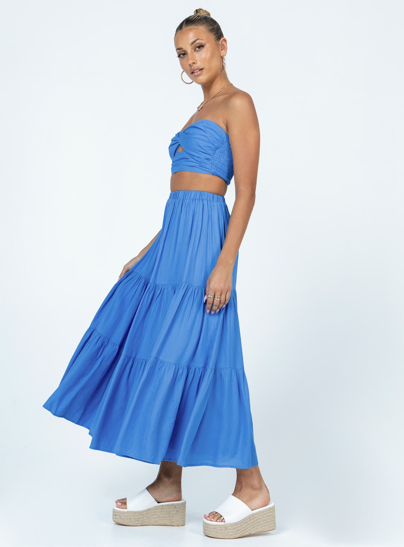 Matching set Crop top Removable shoulder straps  Inner silicone strip at bust  Twisted bust  Shirred back  Zip fastening  High waisted midi skirt  Elasticated waistband  Layered design 