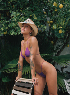 Purple bikini bottoms Cheeky cut bottoms Thin elasticated sides Adjustable coverage Good stretch Fully lined 