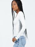 Long sleeve top Ribbed material Open neckline