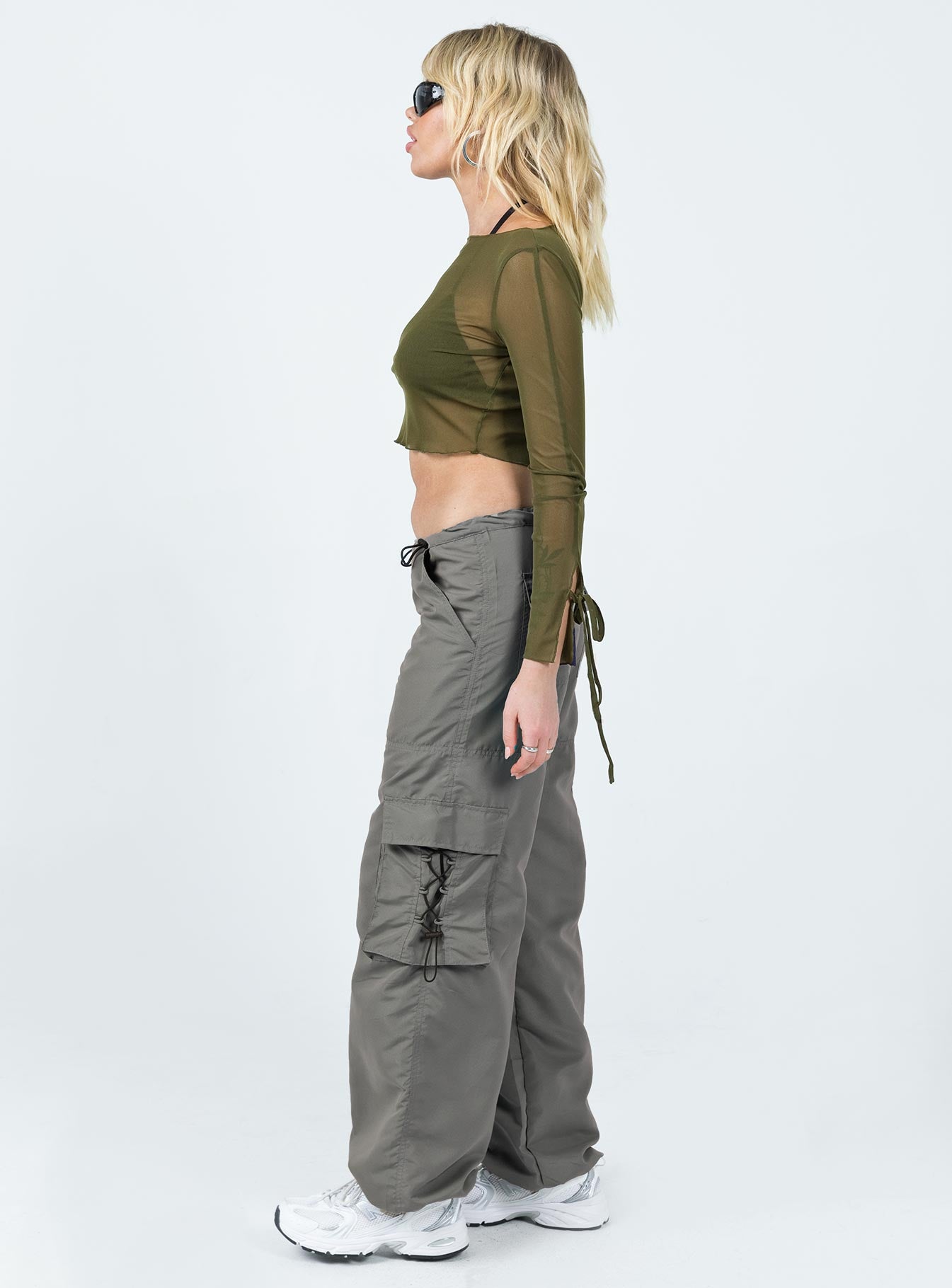 Front view of model wearing  front Princess Polly  Motel Fabio Trouser Grey