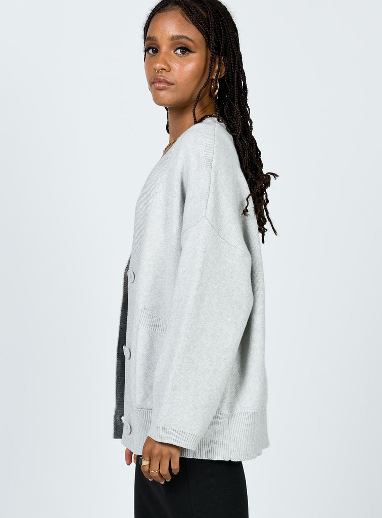 Burke
Cardigan
Grey