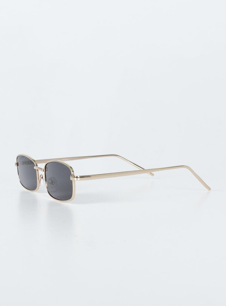 Nirvana
Sunglasses
Gold