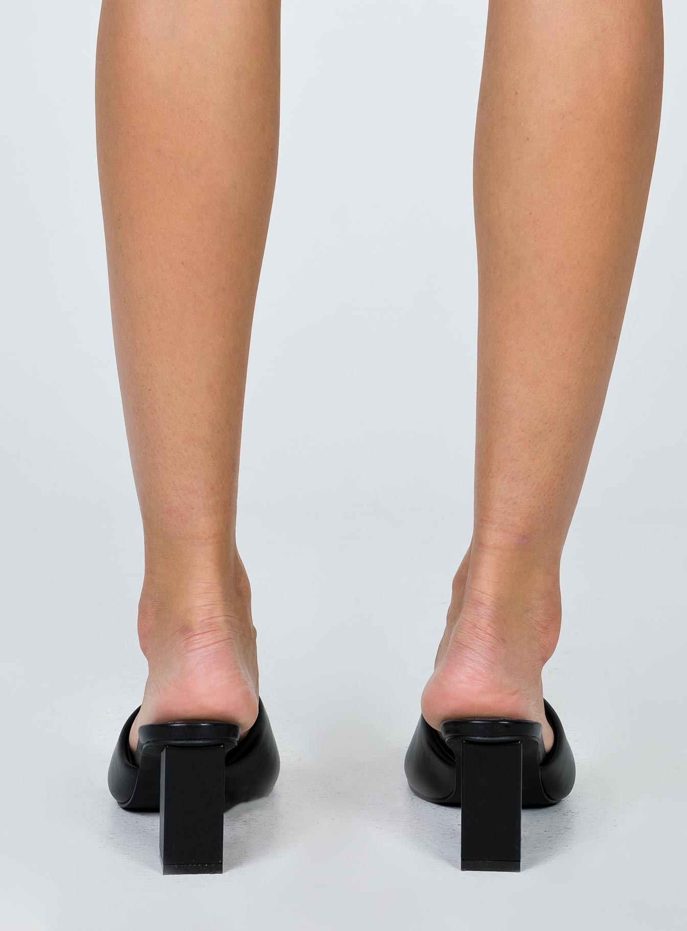 Manhattan Heels Black