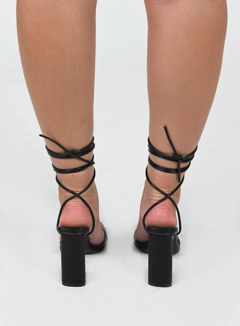 Heels Squared toe Single thin strap upper Ankle wrap fastening Shaved block heel