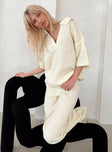 Matching set Knit material Top Classic collar V-neckline Drop shoulder Pants Thick elasticated waistband Straight leg