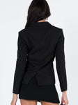 Black blazer Lapel collar  Double breasted design  Faux front pockets  Shoulder pads  Slit at back 