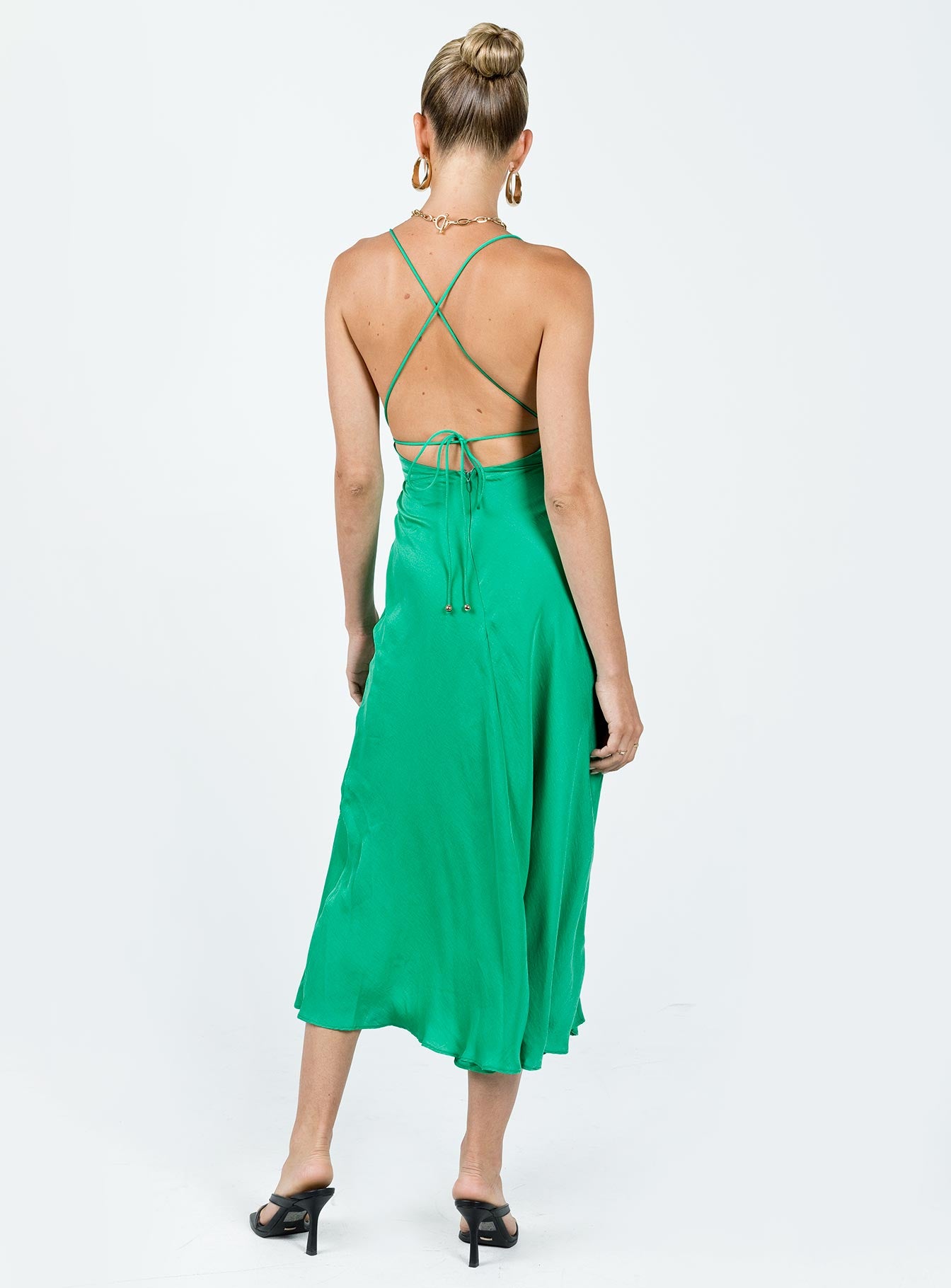 Front view of model wearing  front Princess Polly Square Neck Square Neck Square Neck  Veno Midi Dress Green