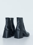 Halo Boots Black