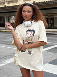 Oversized tee Graphic print on front  Drop shoulder Good Stretch 