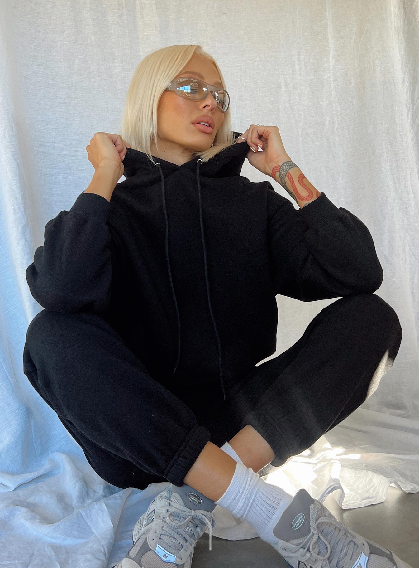 Lilly Butterfly Hoodie Black Princess Polly  regular 