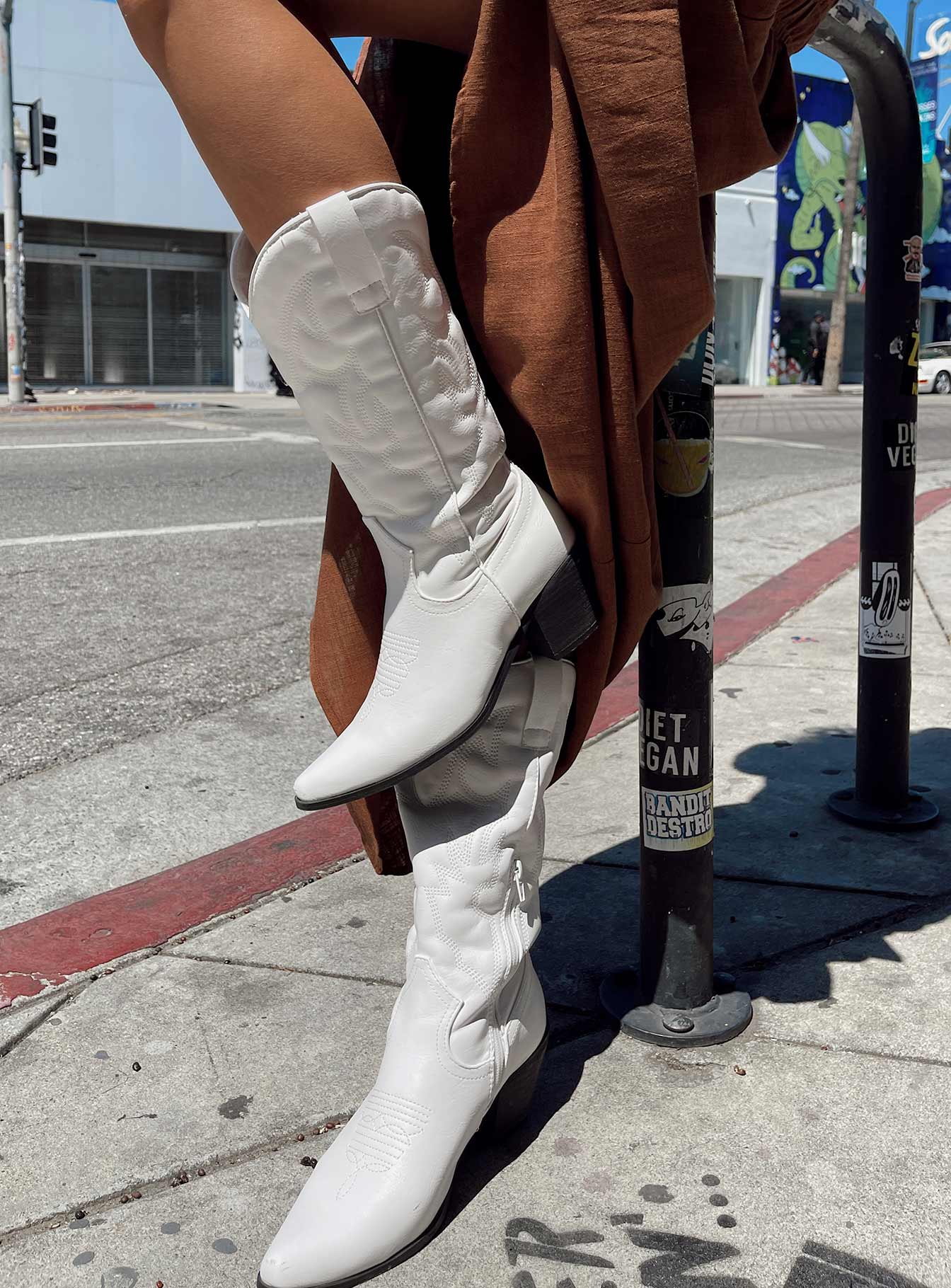 Cheap white clearance cowboy boots